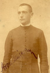 a fiatal kispap, 1922