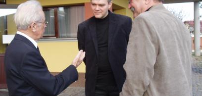 Jellemet nevelni